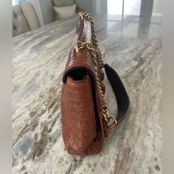 LAI authentic crocodile gold chain purse - Picture 3 of 10